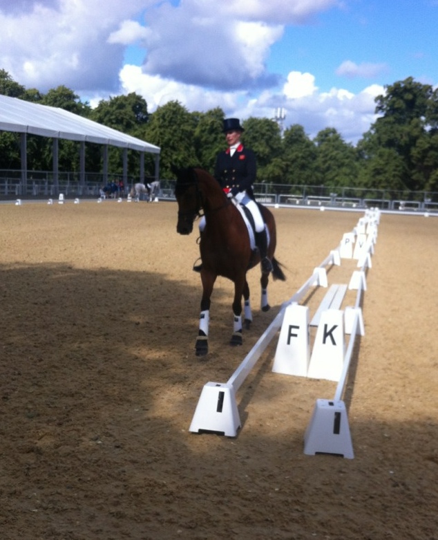 Zara on Horse Mike Tindall Twitter Feed