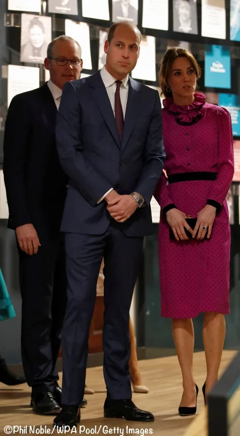 Duchess Kate Middleton vintage purple oscar de la Renta Ireland