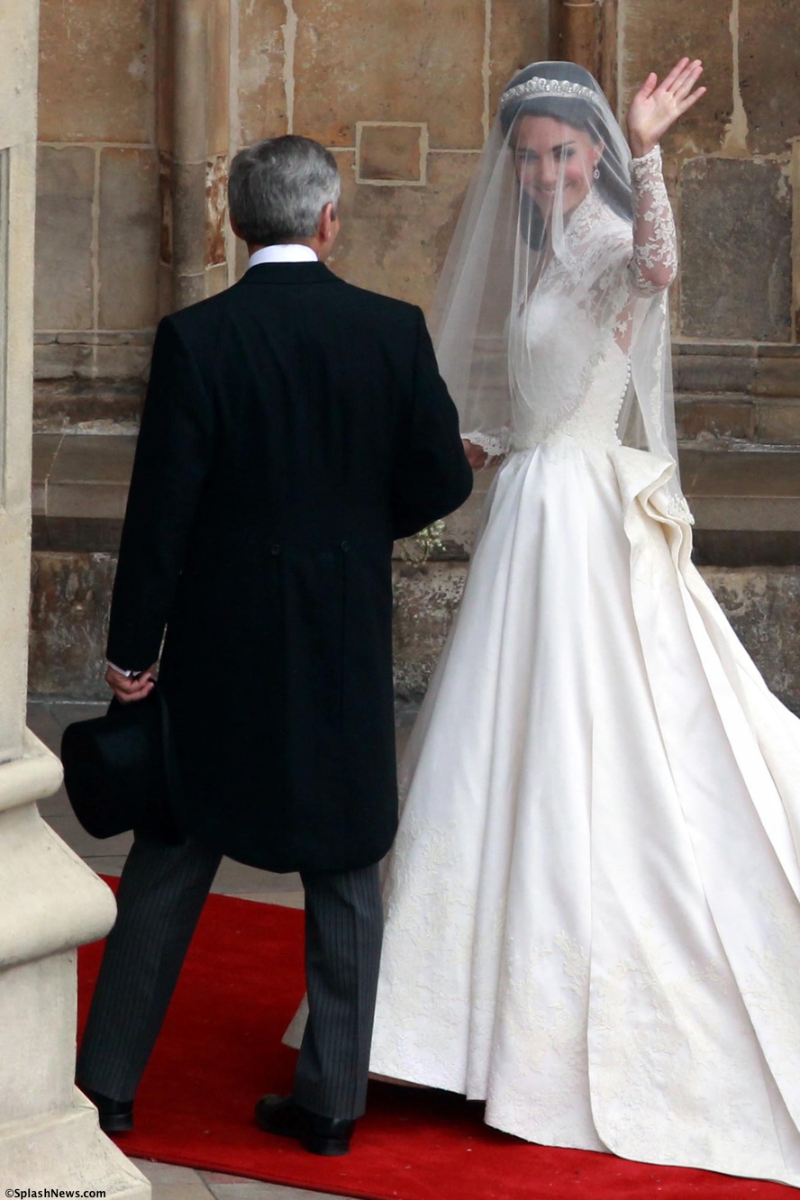 Prince William and Kate Middletons Royal Wedding – What Kate Wore