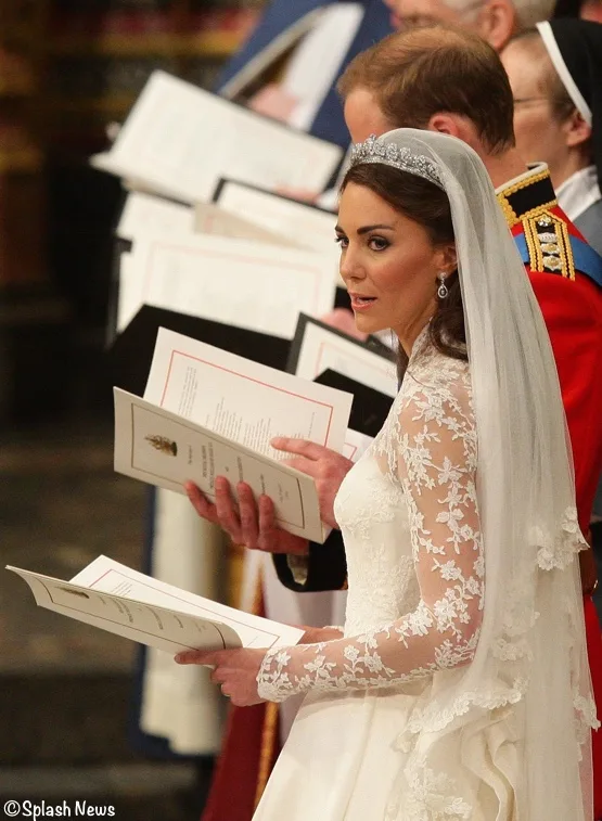 Kate Middleton Singing Prince William Abbey Alexander McQueen Wedding Gown