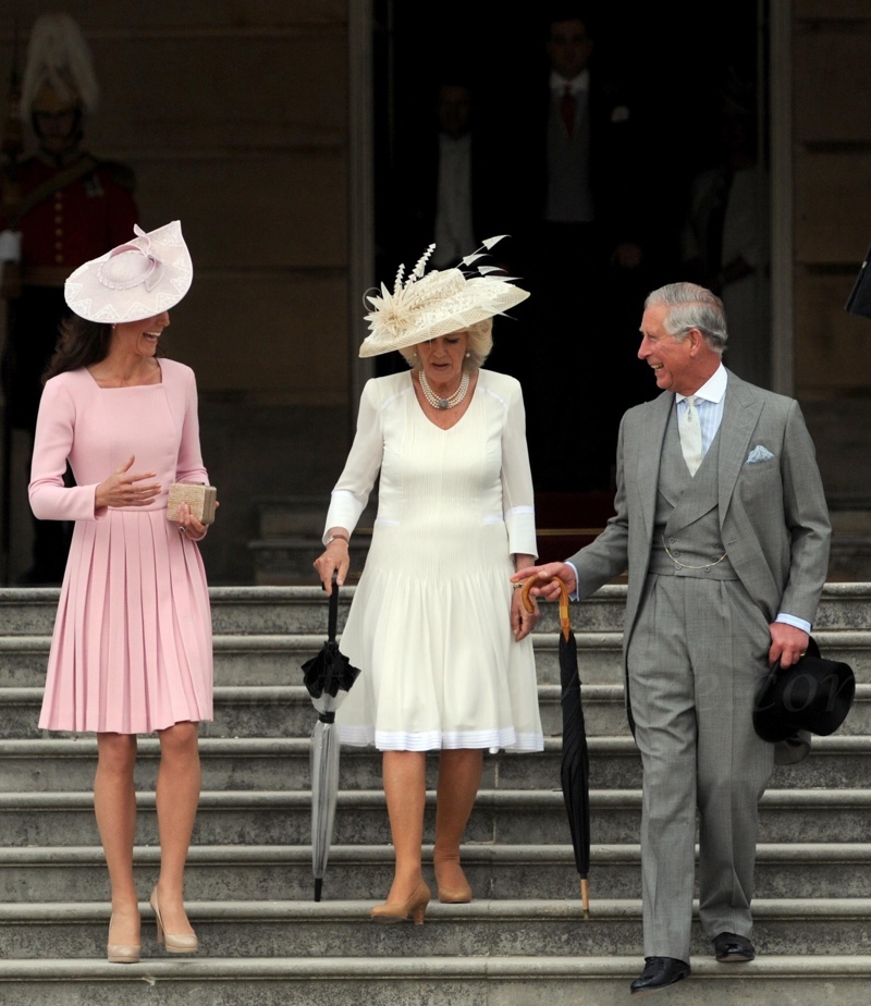 Kate In New Hat Familiar Frock For Queen S Garden Party At