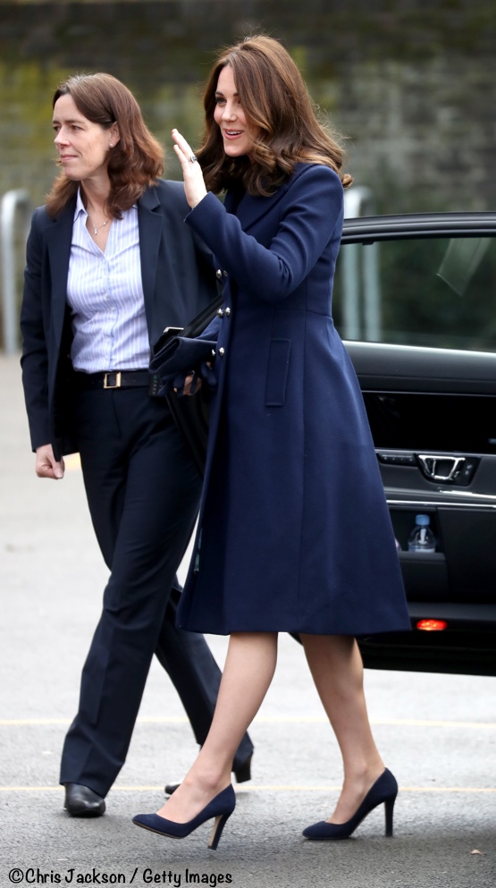 The Duchess in New Coat & a Maternity Favorite for Place2Be School ...