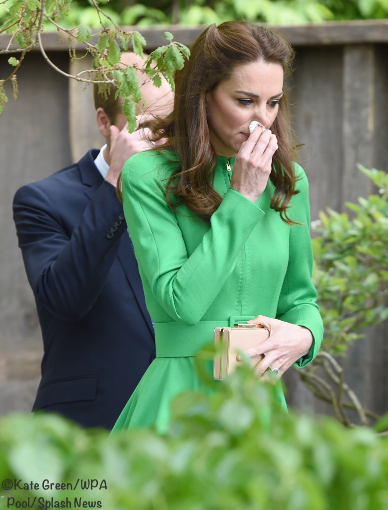 This Is What Kate Middleton Apparently Carries In Her Handbag