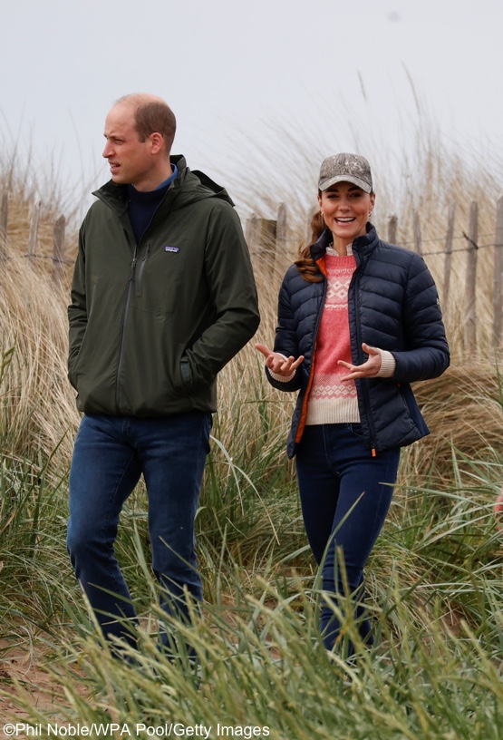 Prince William and Kate Middleton return to St. Andrews university