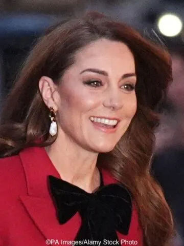 The Princess is Festive for Carol Concert at Westminster Abbey – UPDATED