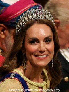 The Princess in Elie Saab and Lover’s Knot Tiara for Oman State Dinner